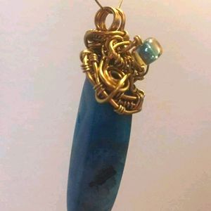 🇨🇦Blue Agate Talisman Pendant